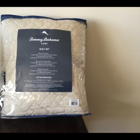 TWO (2) Tommy Bahama comfortor sets - Picture 2 of 2